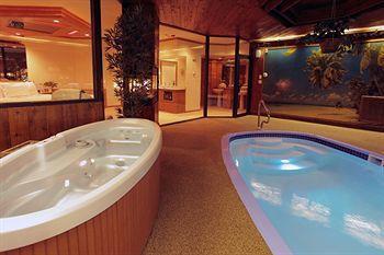 Sybaris Pool Suites Mequon Brown Deer Exteriér fotografie