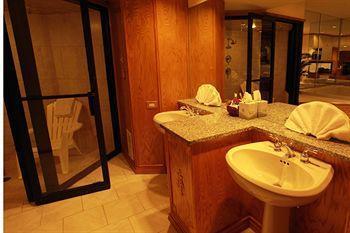 Sybaris Pool Suites Mequon Brown Deer Exteriér fotografie