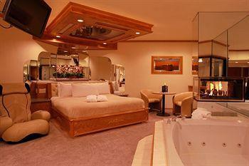 Sybaris Pool Suites Mequon Brown Deer Exteriér fotografie